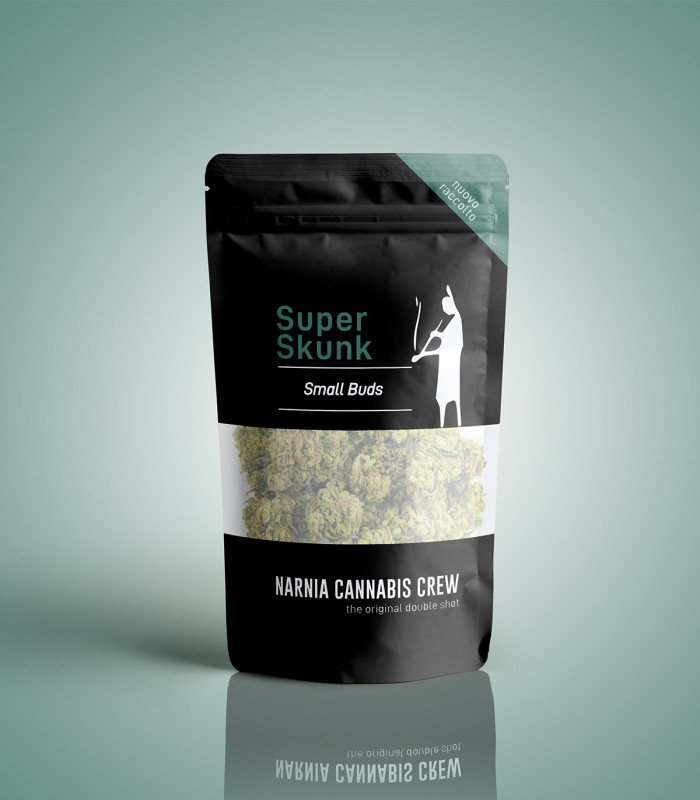Packaging Small Buds e pop corn di canapa legale Super Skunk. I migliori fiori piccoli di cannabis light